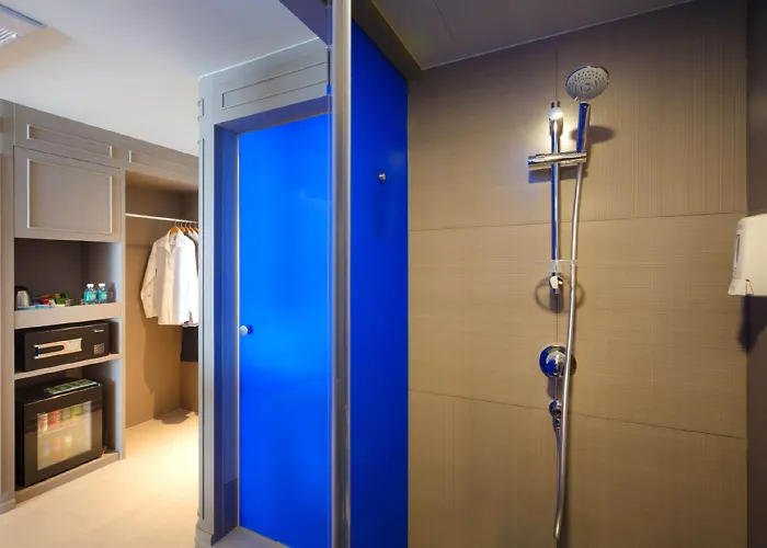 Tinidee Trendy Khaosan 4*